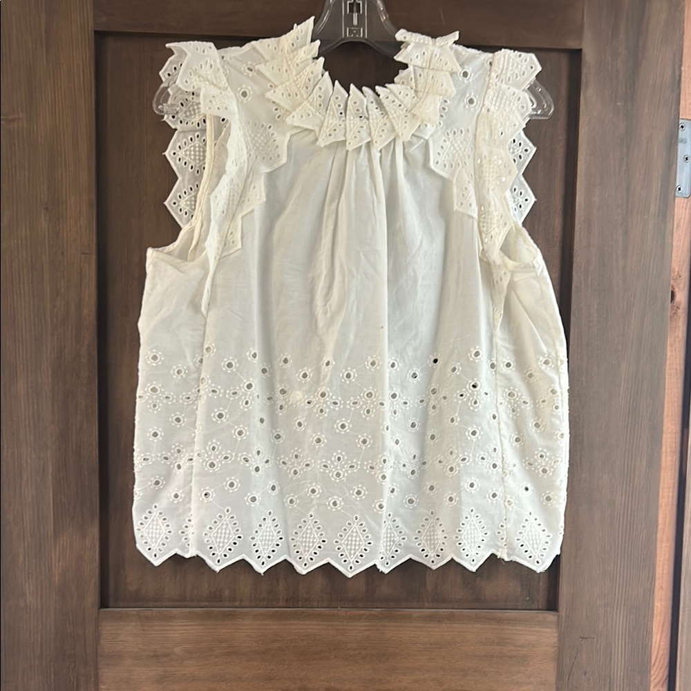 Elegant White Eyelet Lace Sleeveless Top